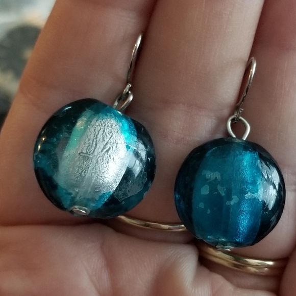 Blue glass earrings silver tone foiled bead beaded - Picture 5 of 8